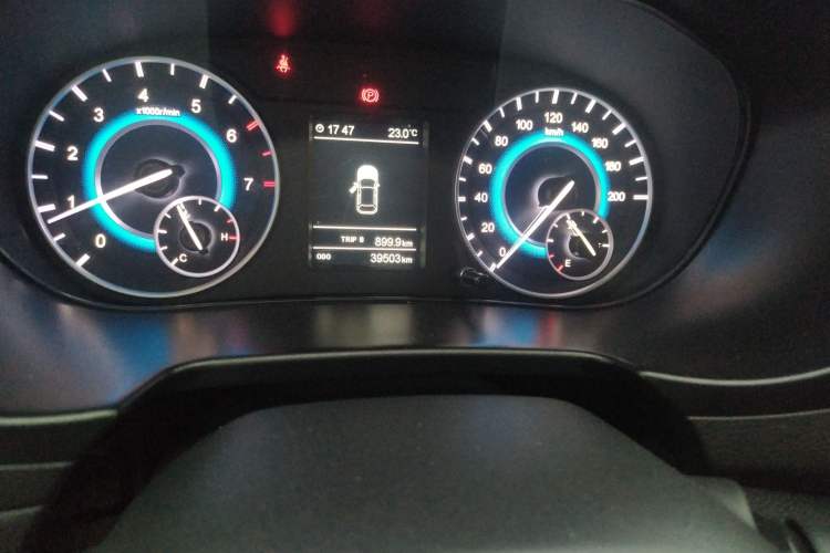 Used Dongfeng Fengon S560 2018 1.8L Manual Urban Model 7 Seats Odometer Close Up