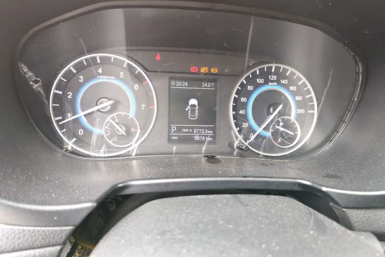 Used Dongfeng Fengon S560 2018 1.8L CVT Elite Model 7 Seats Odometer Close Up