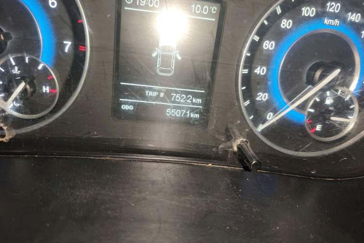 Used Dongfeng Fengon S560 2018 1.8L Manual Urban Model 7 Seats Odometer Close Up