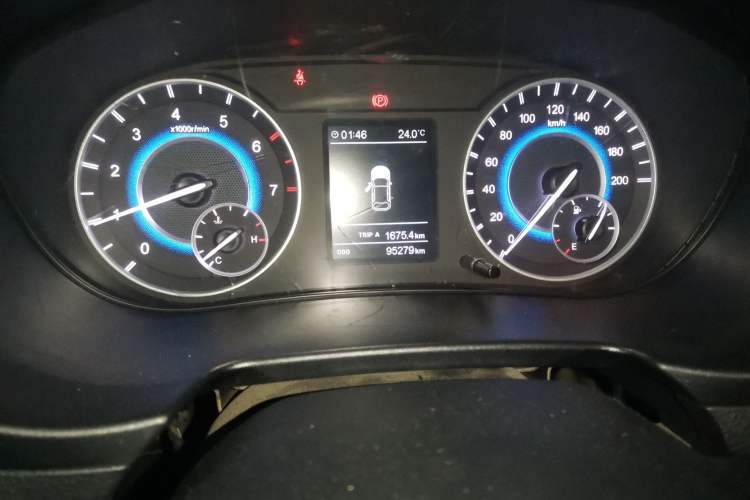 Used Dongfeng Fengon S560 2018 1.8L Manual Urban Model 5 Seats Odometer Close Up