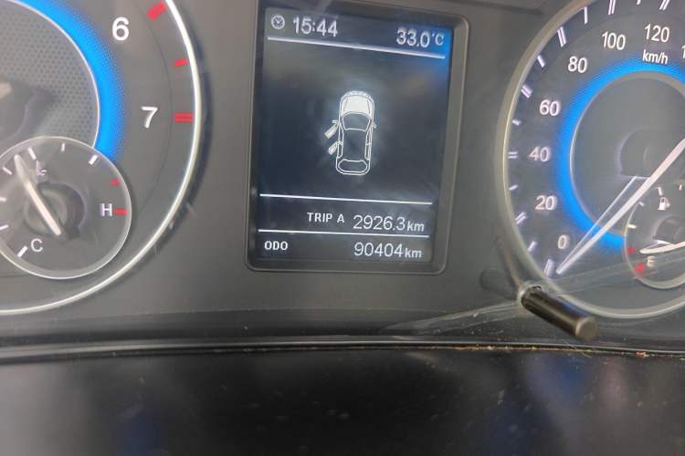 Used Dongfeng Fengon S560 2018 1.8L Manual Urban Model 7 Seats Odometer Close Up