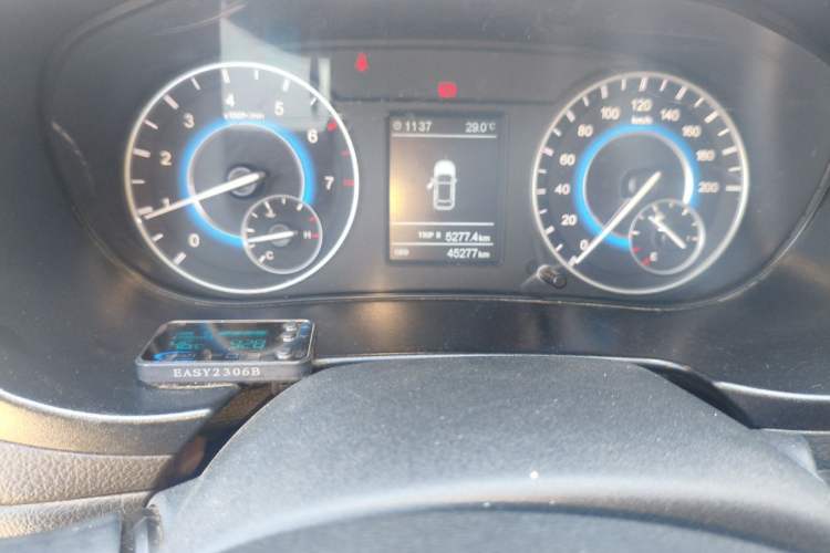 Used Dongfeng Fengon S560 2018 1.8L Manual Comfort 7-Seater Odometer Close Up