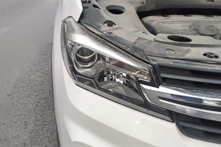 Used Dongfeng Fengon S560 2018 1.8L Manual Comfort 7-Seater Right Front Headlight