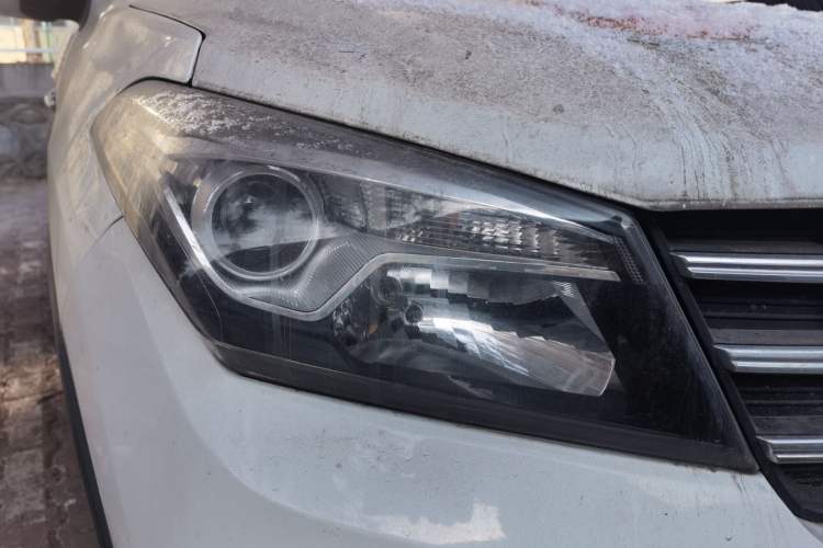 Used Dongfeng Fengon S560 2018 1.8L CVT Elite Model 5 Seats Right Front Headlight