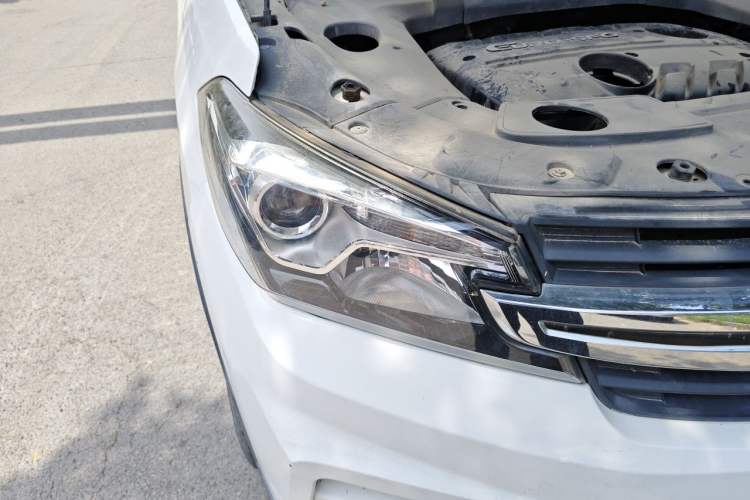 Used Dongfeng Fengon S560 2018 1.8L Manual Comfort 7-Seater Right Front Headlight