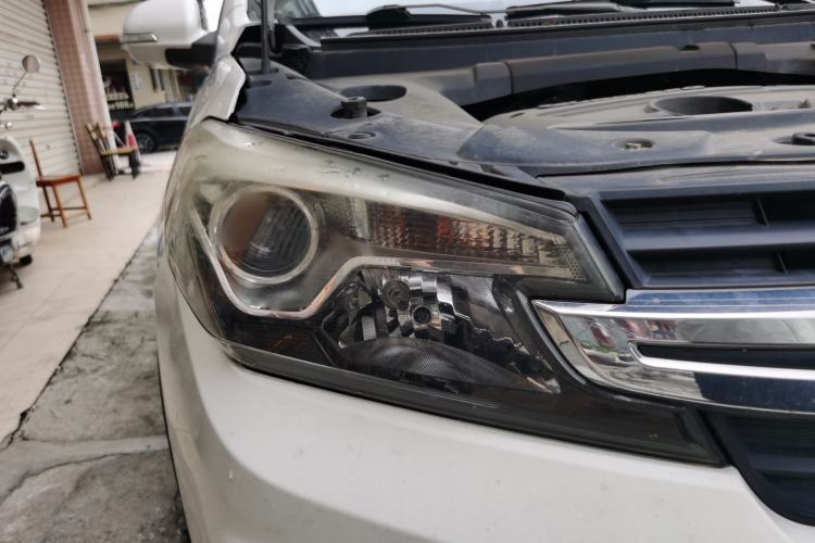 Used Dongfeng Fengon S560 2018 1.8L CVT Smart Connect 7-Seater Right Front Headlight