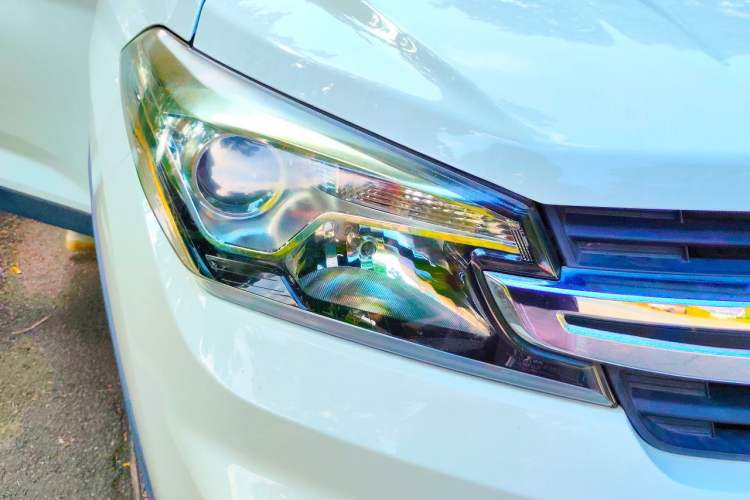 Used Dongfeng Fengon S560 2018 1.8L CVT Elite Model 7 Seats Right Front Headlight