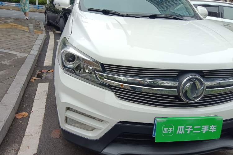 Used Dongfeng Fengon S560 2018 1.8L CVT Elite Model 7 Seats Right Front Headlight