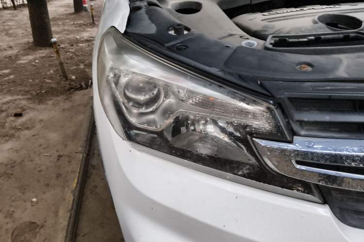 Used Dongfeng Fengon S560 2018 1.8L Manual Comfort 7-Seater Right Front Headlight