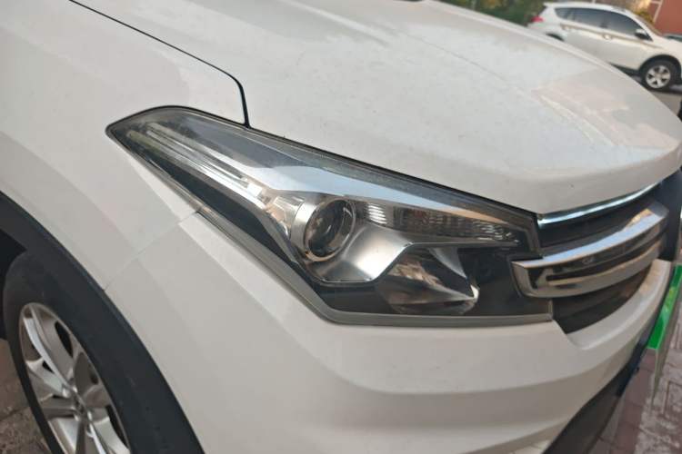 Used Dongfeng Fengon S560 2018 1.8L CVT Comfort Model 7 Seats Right Front Headlight