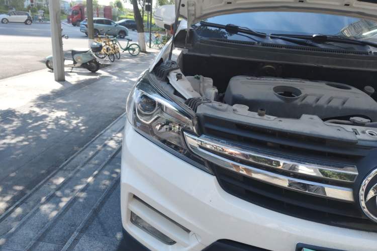 Used Dongfeng Fengon S560 2018 1.8L CVT Elite Model 7 Seats Right Front Headlight