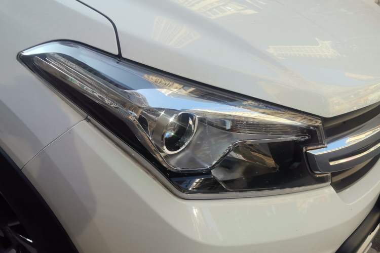 Used Dongfeng Fengon S560 2018 1.8L CVT Prestige Model Right Front Headlight