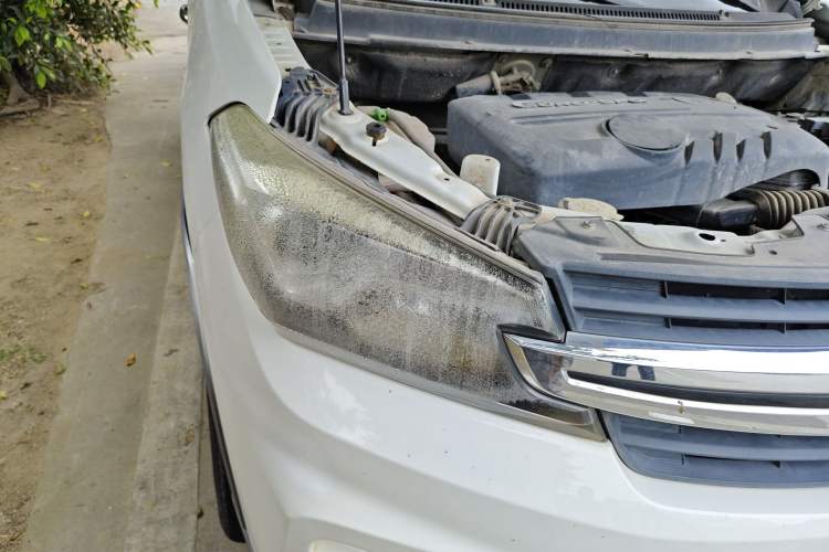 Used Dongfeng Fengon S560 2018 1.8L CVT Elite Model 7 Seats Right Front Headlight