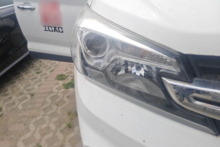 Used Dongfeng Fengon S560 2018 1.8L Manual Urban Model 5 Seats Right Front Headlight