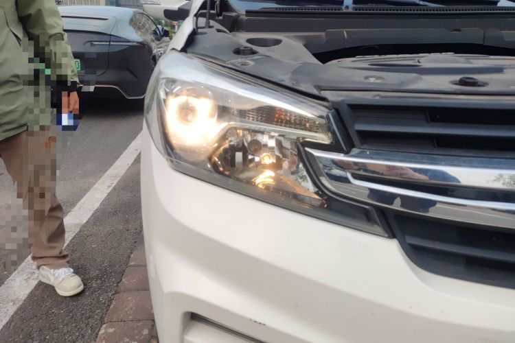 Used Dongfeng Fengon S560 2018 1.8L CVT Prestige Model Right Front Headlight