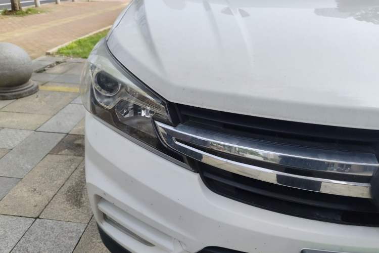 Used Dongfeng Fengon S560 2018 1.8L Manual Comfort 5-Seater China V Standard Right Front Headlight