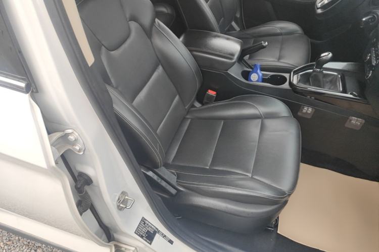 Used Dongfeng Fengon S560 2018 1.8L Manual Urban Model 7 Seats Right Front Seat