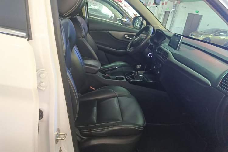 Used Dongfeng Fengon S560 2018 1.8L Manual Urban Model 7 Seats Right Front Seat