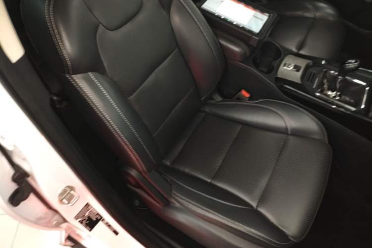 Used Dongfeng Fengon S560 2018 1.8L Manual Luxury 7-Seater Right Front Seat