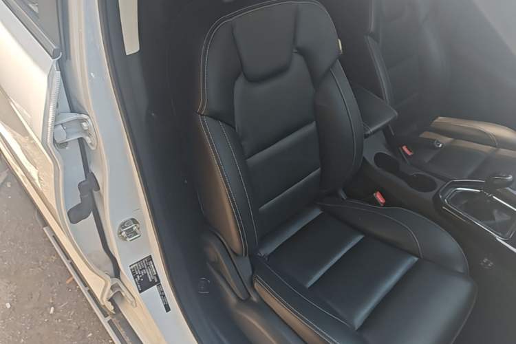Used Dongfeng Fengon S560 2018 1.8L Manual Comfort 7-Seater Right Front Seat