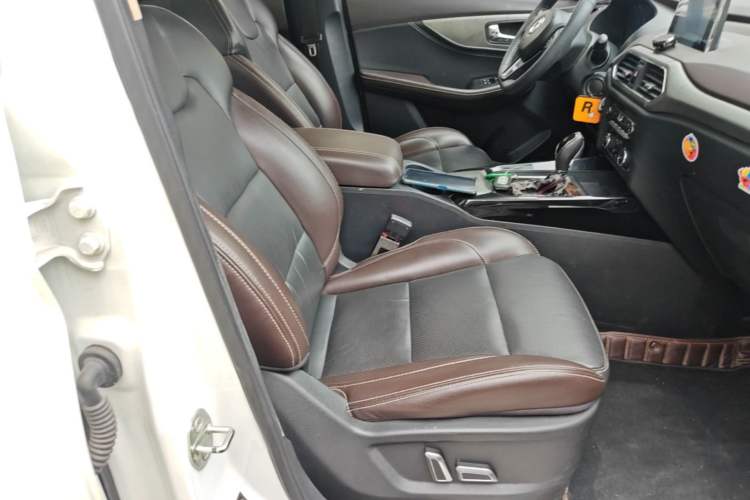 Used Dongfeng Fengon S560 2018 1.8L CVT Smart Connect 7-Seater Right Front Seat