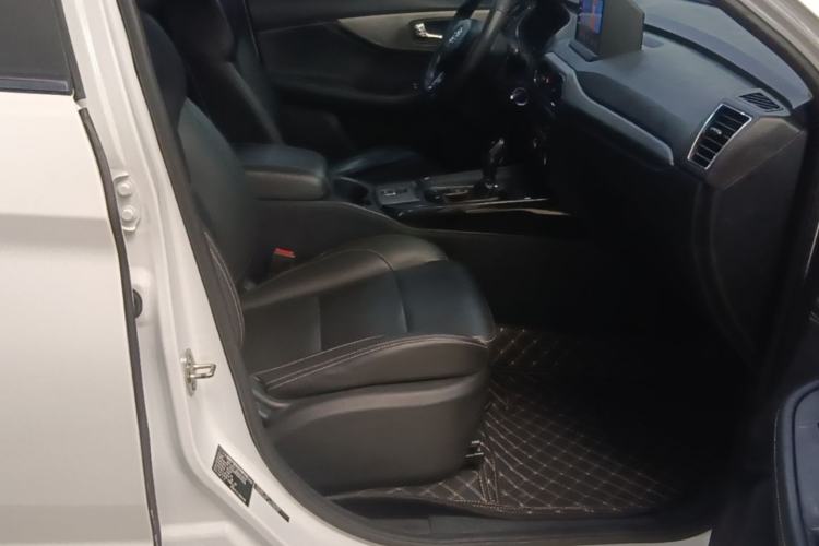 Used Dongfeng Fengon S560 2018 1.8L CVT Elite Model 5 Seats Right Front Seat