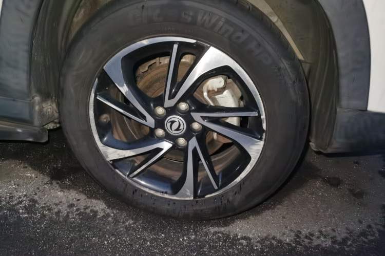 Used Dongfeng Fengon S560 2018 1.8L Manual Comfort 7-Seater Right Front Wheel Hub