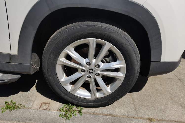 Used Dongfeng Fengon S560 2018 Facelift 1.8L CVT Prestige 7-Seater Right Front Wheel Hub