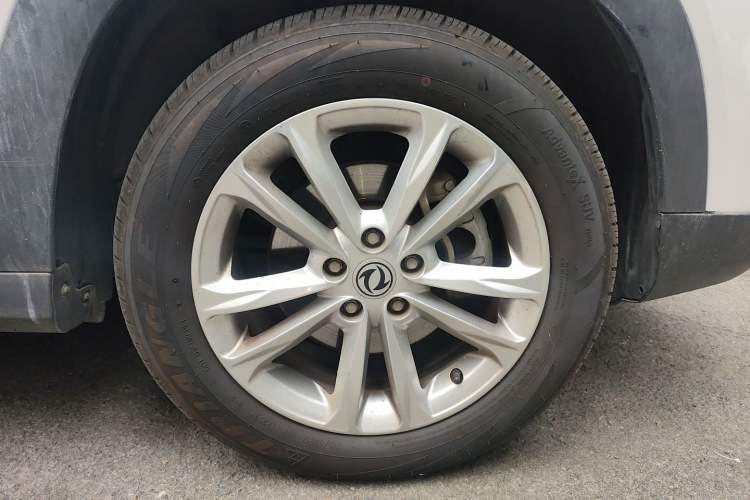 Used Dongfeng Fengon S560 2018 1.8L CVT Elite Model 7 Seats Right Front Wheel Hub
