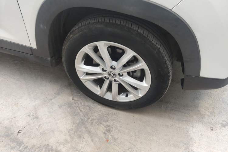 Used Dongfeng Fengon S560 2018 1.8L CVT Elite Model 7 Seats Right Front Wheel Hub