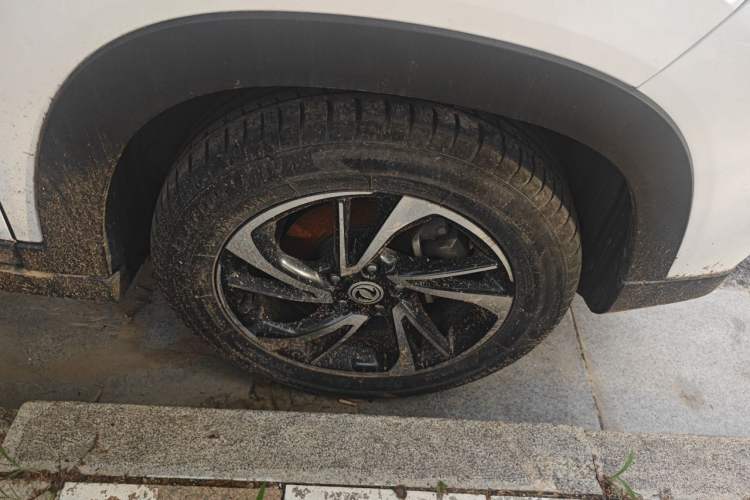 Used Dongfeng Fengon S560 2018 1.8L Manual Comfort 7-Seater Right Front Wheel Hub