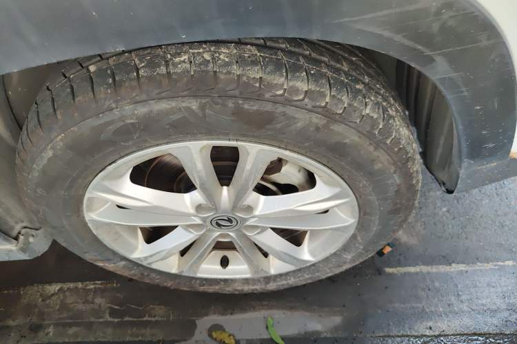 Used Dongfeng Fengon S560 2018 1.8L CVT Elite Model 7 Seats Right Front Wheel Hub