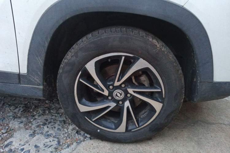 Used Dongfeng Fengon S560 2018 1.8L Manual Comfort 7-Seater Right Front Wheel Hub