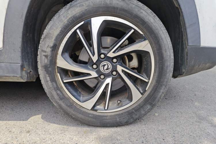 Used Dongfeng Fengon S560 2018 1.8L Manual Comfort 7-Seater Right Front Wheel Hub