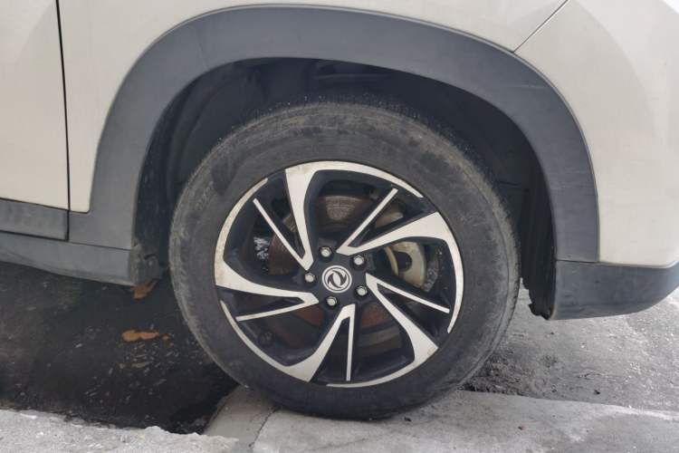 Used Dongfeng Fengon S560 2018 1.8L CVT Smart Connect 7-Seater Right Front Wheel Hub