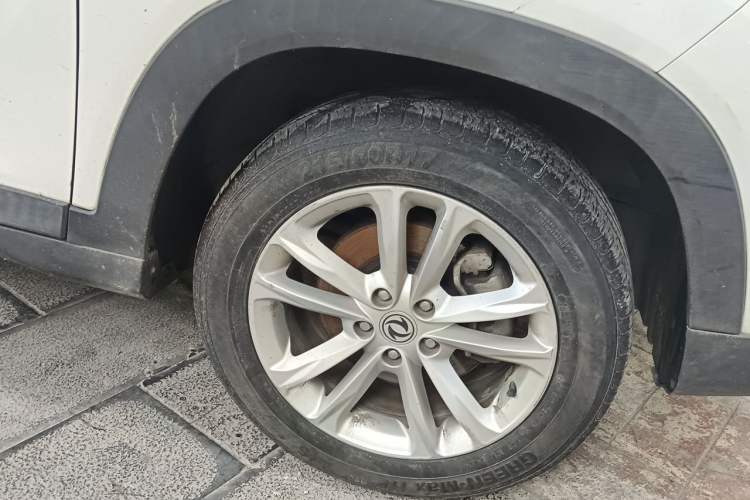 Used Dongfeng Fengon S560 2018 1.8L Manual Comfort 7-Seater Right Front Wheel Hub