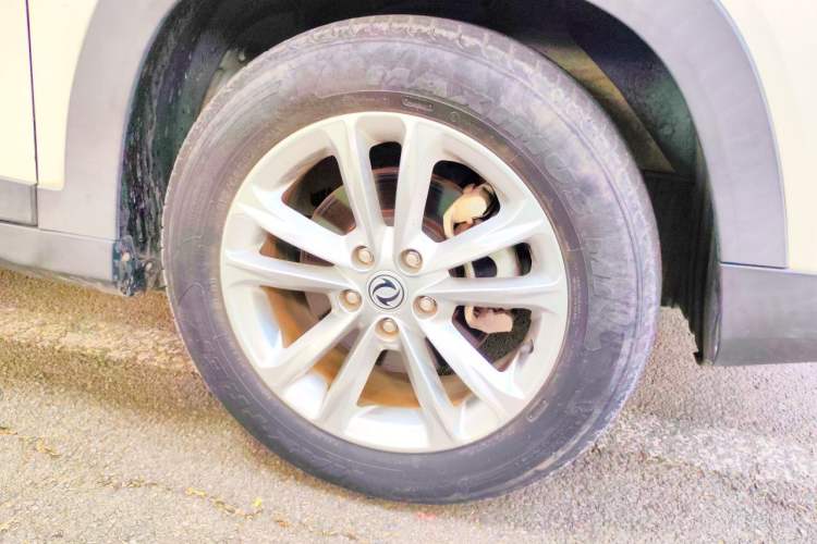Used Dongfeng Fengon S560 2018 1.8L CVT Elite Model 7 Seats Right Front Wheel Hub