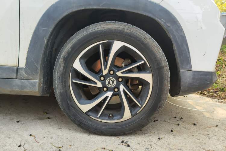 Used Dongfeng Fengon S560 2018 1.8L CVT Prestige Model Right Front Wheel Hub