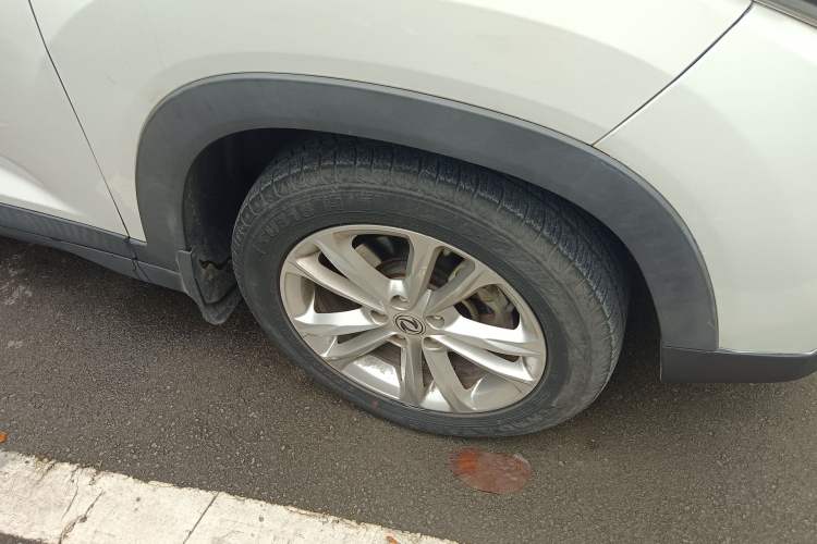 Used Dongfeng Fengon S560 2018 1.8L CVT Elite Model 7 Seats Right Front Wheel Hub
