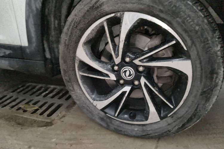 Used Dongfeng Fengon S560 2018 1.8L Manual Comfort 7-Seater Right Front Wheel Hub