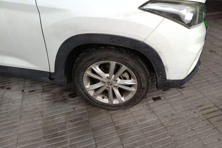 Used Dongfeng Fengon S560 2018 1.8L CVT Elite Model 7 Seats Right Front Wheel Hub