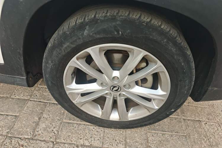 Used Dongfeng Fengon S560 2018 1.8L CVT Comfort Model 7 Seats Right Front Wheel Hub