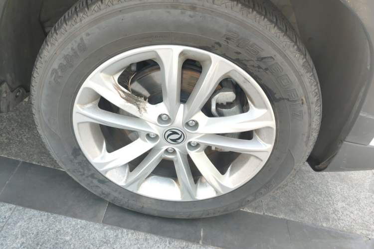 Used Dongfeng Fengon S560 2018 1.8L CVT Elite Model 7 Seats Right Front Wheel Hub