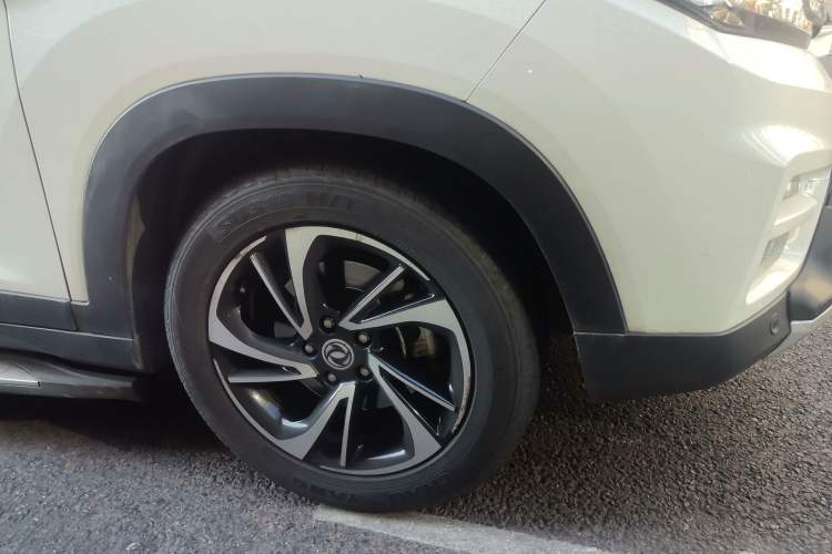 Used Dongfeng Fengon S560 2018 1.8L CVT Prestige Model Right Front Wheel Hub