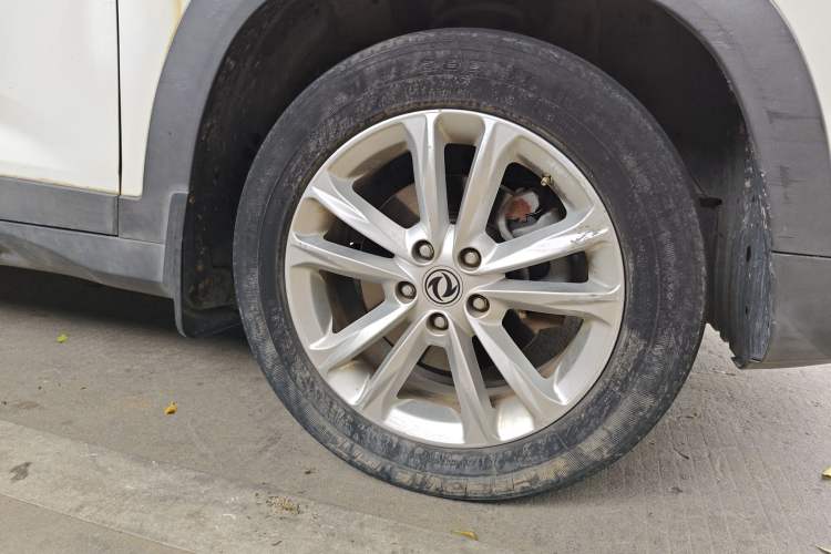 Used Dongfeng Fengon S560 2018 1.8L CVT Elite Model 7 Seats Right Front Wheel Hub