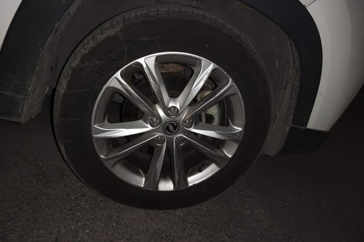 Used Dongfeng Fengon S560 2018 1.8L Manual Urban Model 7 Seats Right Front Wheel Hub