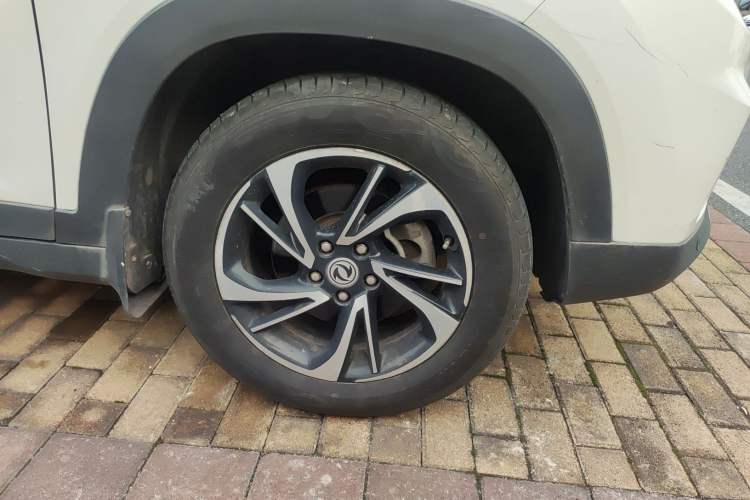 Used Dongfeng Fengon S560 2018 1.8L CVT Prestige Model Right Front Wheel Hub