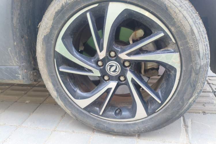 Used Dongfeng Fengon S560 2018 1.8L Manual Comfort 7-Seater Right Front Wheel Hub