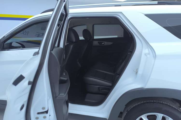 Used Dongfeng Fengon S560 2018 1.8L CVT Elite Model 5 Seats Right Rear Seat