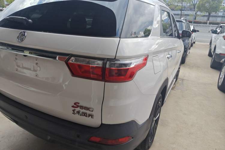 Used Dongfeng Fengon S560 2018 1.8L CVT Elite Model 7 Seats Right Rear Taillight